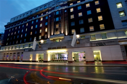 The Cumberland Hotel - a Guoman Hotel - Exterior by night