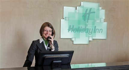 Holiday Inn London Commercial Road - Front Desk