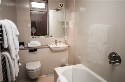 The Pillar Hotel - Bathroom