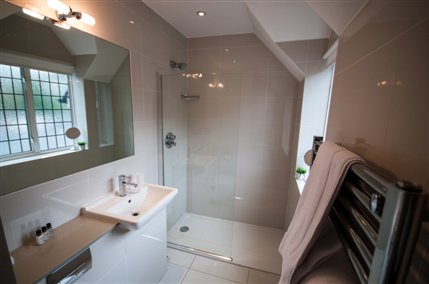 The Pillar Hotel - Bathroom