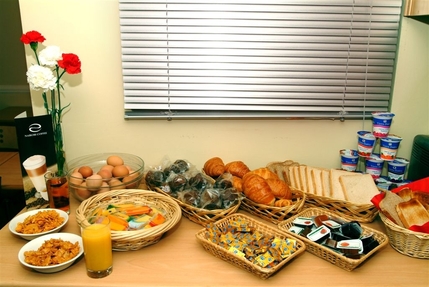 Comfort Inn London - Westminster - Continental Buffet Breakfast