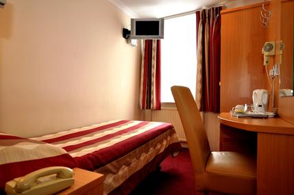 Queens Park Hotel London -