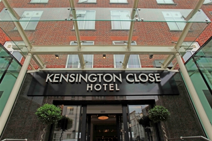 Kensington Close Hotel & Spa - Entrance