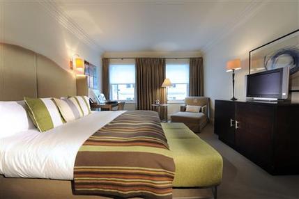 Rocco Forte Brown's Hotel - Executive Bedroom