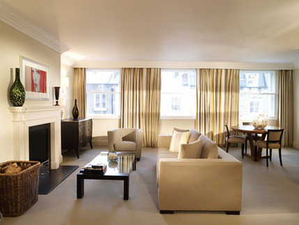 Rocco Forte Brown's Hotel - CLASSIC SUITE SITTING ROOM