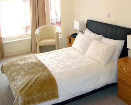 Harrington Court Apartments - Guest Room