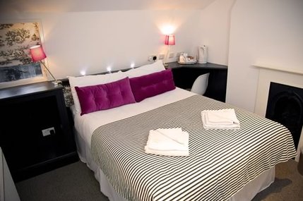 Georgian House Hotel London - Double Room - Shared Bathroom (Pimlico)