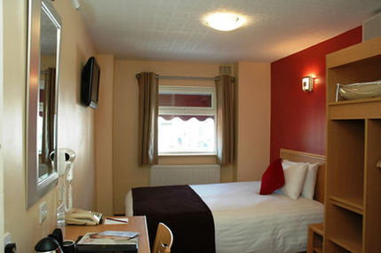 Antoinette Hotel Wimbledon - Guest Room