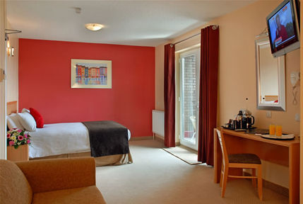 Antoinette Hotel Wimbledon - Guest Room