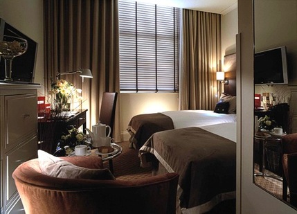 London Bridge Hotel - Twin Room