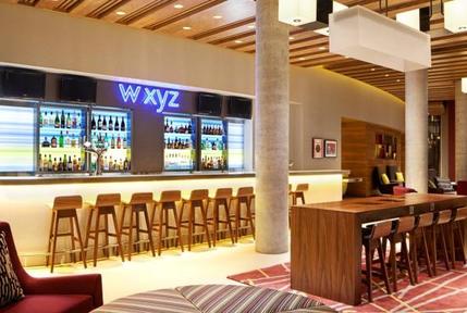 Aloft London ExCeL - W XYZ Bar