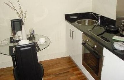Harrington Court Apartments - Kitchenette