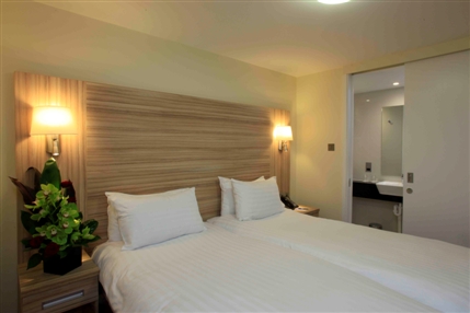 Kensington Close Hotel & Spa - Executive Double Room