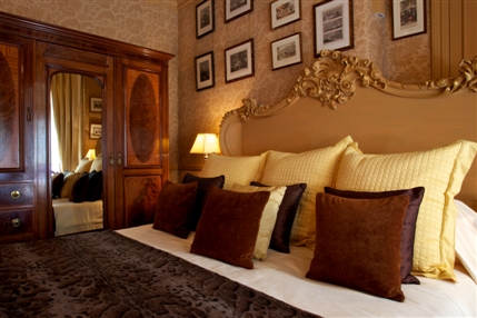 No.11 Cadogan Gardens -