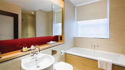 Apex Temple Court Hotel - Bathroom