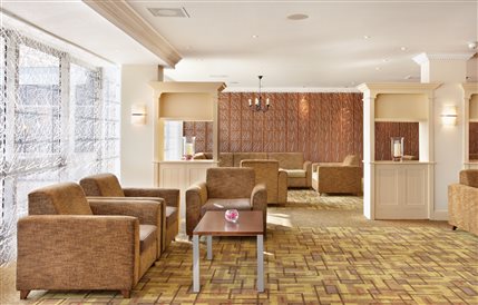 Thistle London Heathrow Hotel T5 - Oak Avocado Lounge