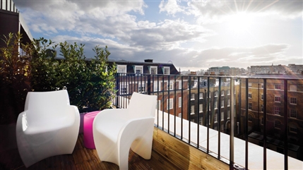 Apex Temple Court Hotel - Private Balcony
