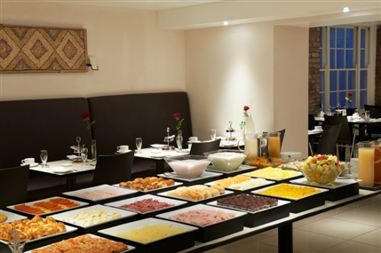 The Caesar Hotel London - Breakfast