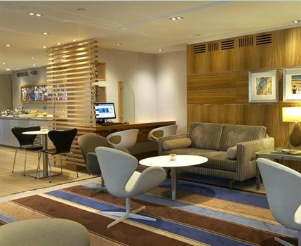 Hilton London Heathrow Airport Hotel - Executive Lounge