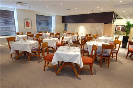 Thistle City Barbican Hotel - 120 Central Brasserie