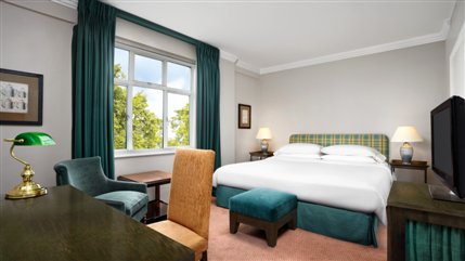 Sheraton Grand London Park Lane Hotel - Suite Bedroom