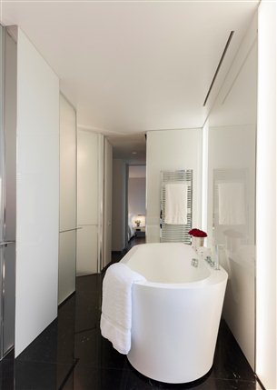 ME London - Suite ME Bathroom