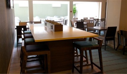 Holiday Inn Express London Earls Court - Breakfast / Work Station