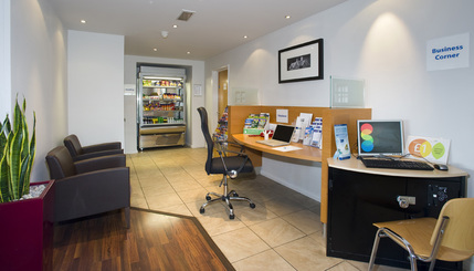 Holiday Inn Express London Chingford - Business Facilities