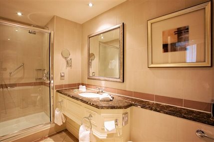 Chamberlain Hotel London - Executive Bathroom