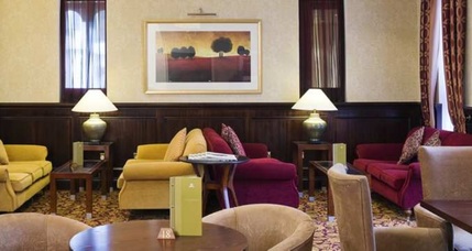 Hilton Cobham - Lounge Bar