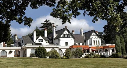 Hilton Cobham - Exterior