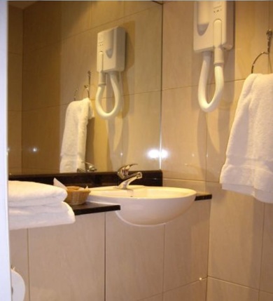 Garden View Hotel London - Bathroom