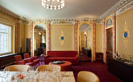 Cafe Royal Hotel - Club Suite Living Area