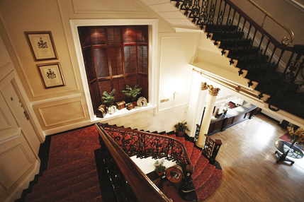 Millennium Bailey's Hotel London Kensington - Lobby Staircase