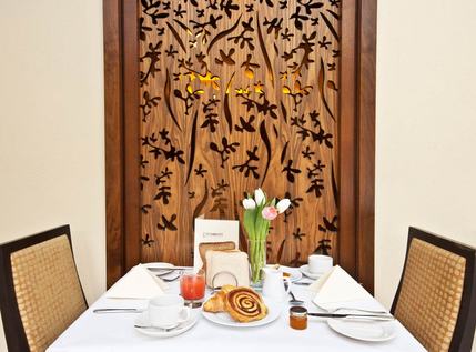 The Parkcity Hotel London - Lessandro Dining Room - serving breakfast