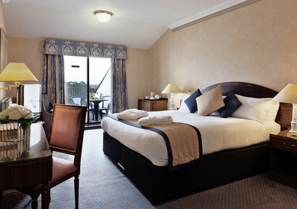 Copthorne Hotel Effingham Gatwick - Club Room - access to Club Lounge which includes refreshments and Continental breakfast