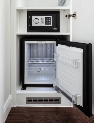 Chiswick Rooms - All Rooms have Mini Fridge and Safe