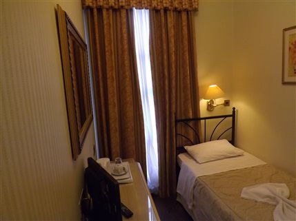 The Fairway Hotel London - single ensuite room