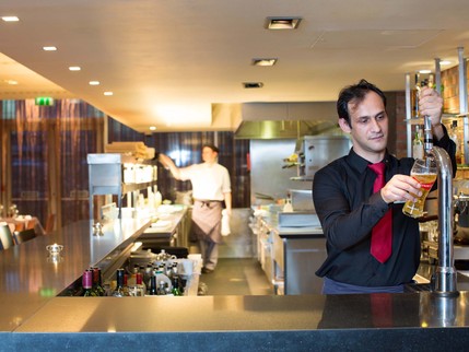 Radisson BLU Hotel London Stansted Airport - New York Grill Bar