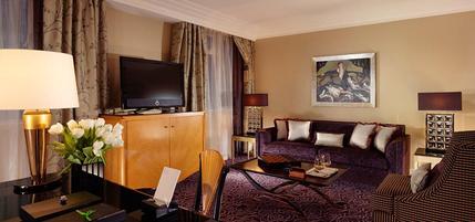 The Savoy London - 1 Bedroom Suite Sittng Room