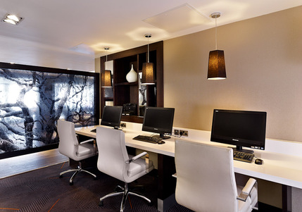 DoubleTree by Hilton London - Ealing - Connectivity Room