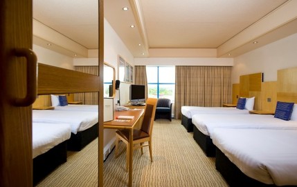 Sandman Signature London Gatwick Hotel - Triple Room