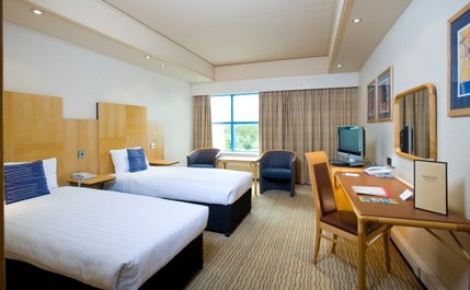 Sandman Signature London Gatwick Hotel - Twin Room