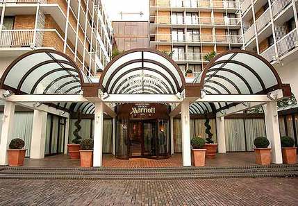 London Marriott Hotel Regents Park - Entrance
