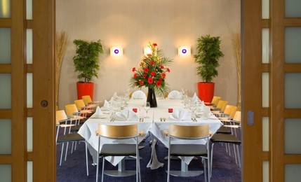 Holiday Inn London-West - Private Dining