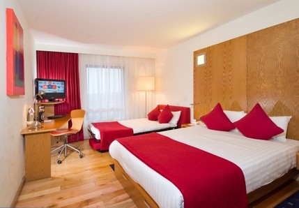 Holiday Inn London-West - Double + Sofabed