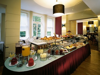 K + K Hotel George - Breakfast Room