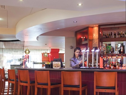 ibis London Heathrow Airport - Bar