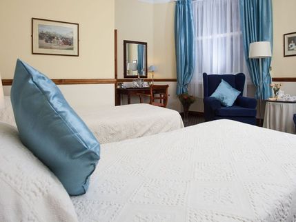 London Elizabeth Hotel - Guest Room