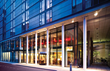 DoubleTree by Hilton Hotel Westminster - Exterior